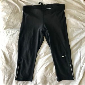 Black Nike Capri leggings